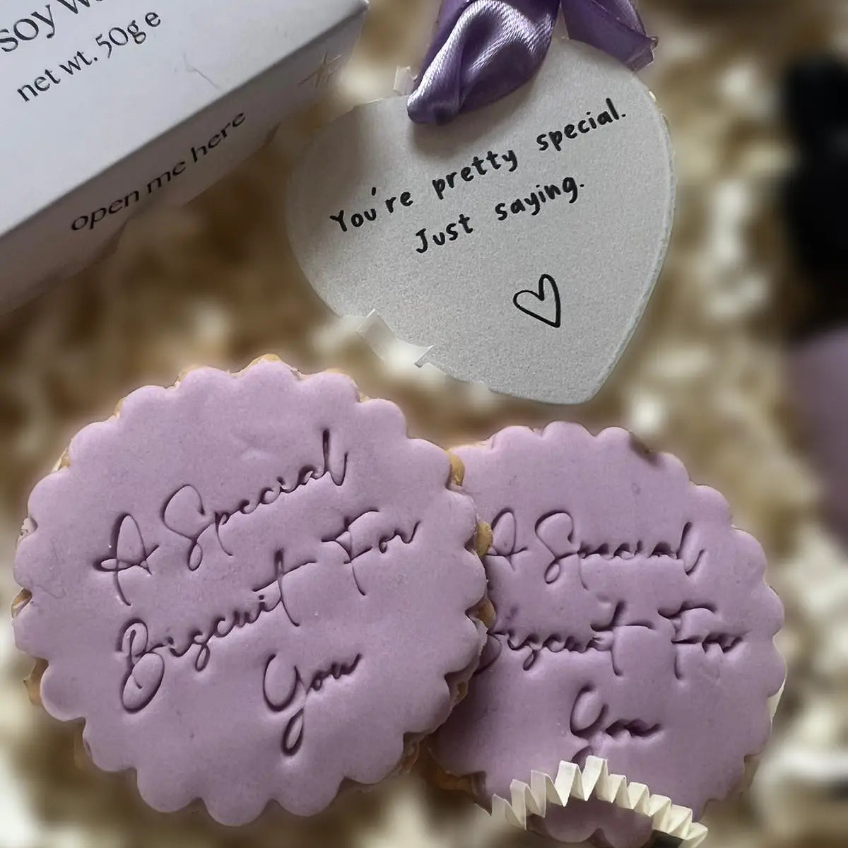 Relaxation gift box with bath bomb, cookies, tealight, wax melt, and oil. Pamper Skincare Hampers | Luxury Gifts for Her UK 