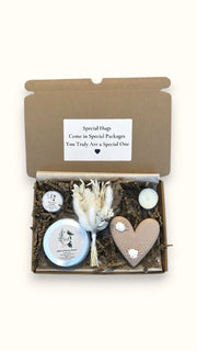 Thinking of you letterbox gift box with cookie and cream biscuits, mini dried flower, and free next day UK delivery
