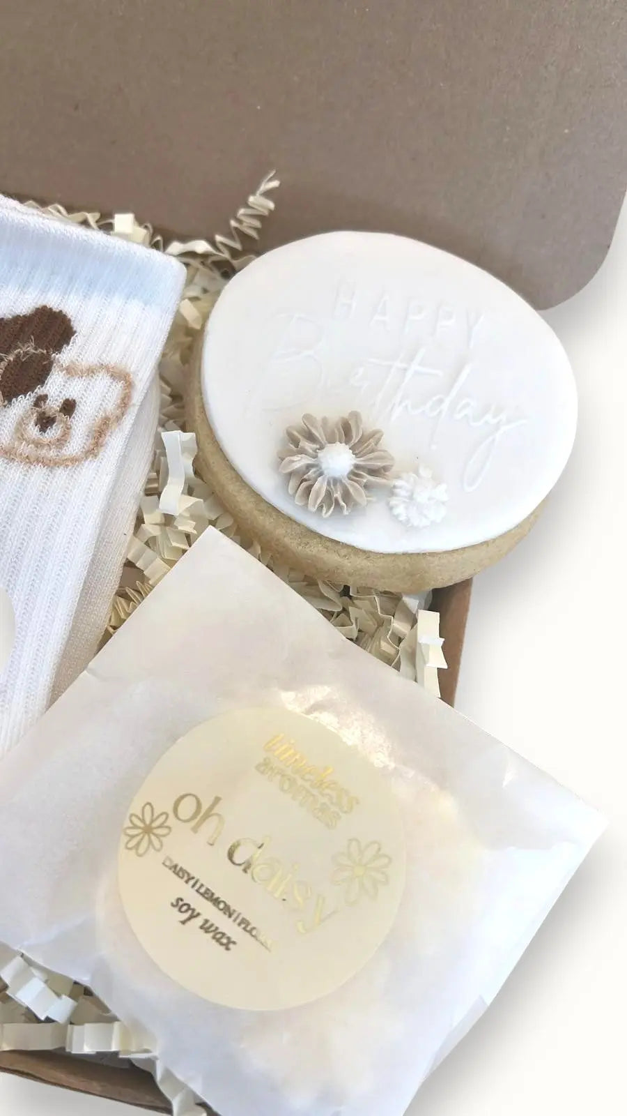 Mini gift box with bear socks, biscuit and wax melts